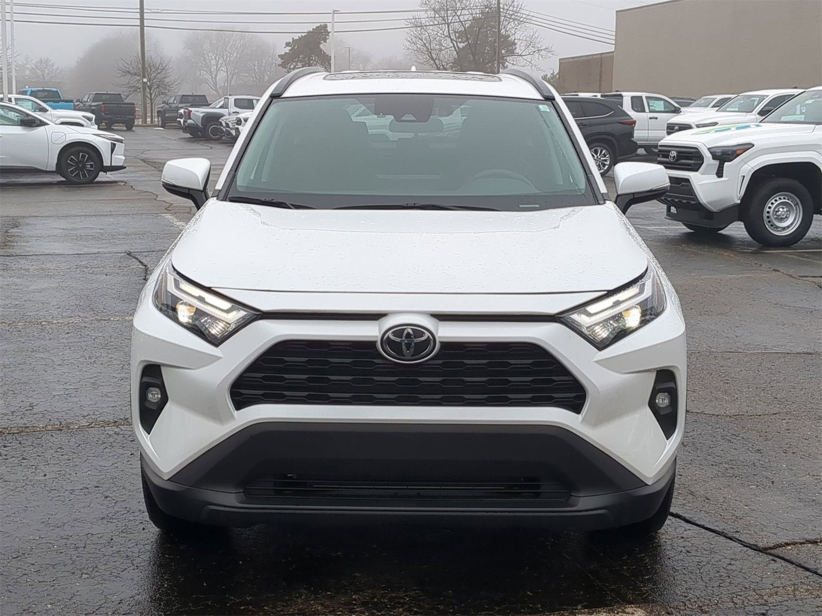 Thumbnail: 2023 Toyota RAV4 - 17