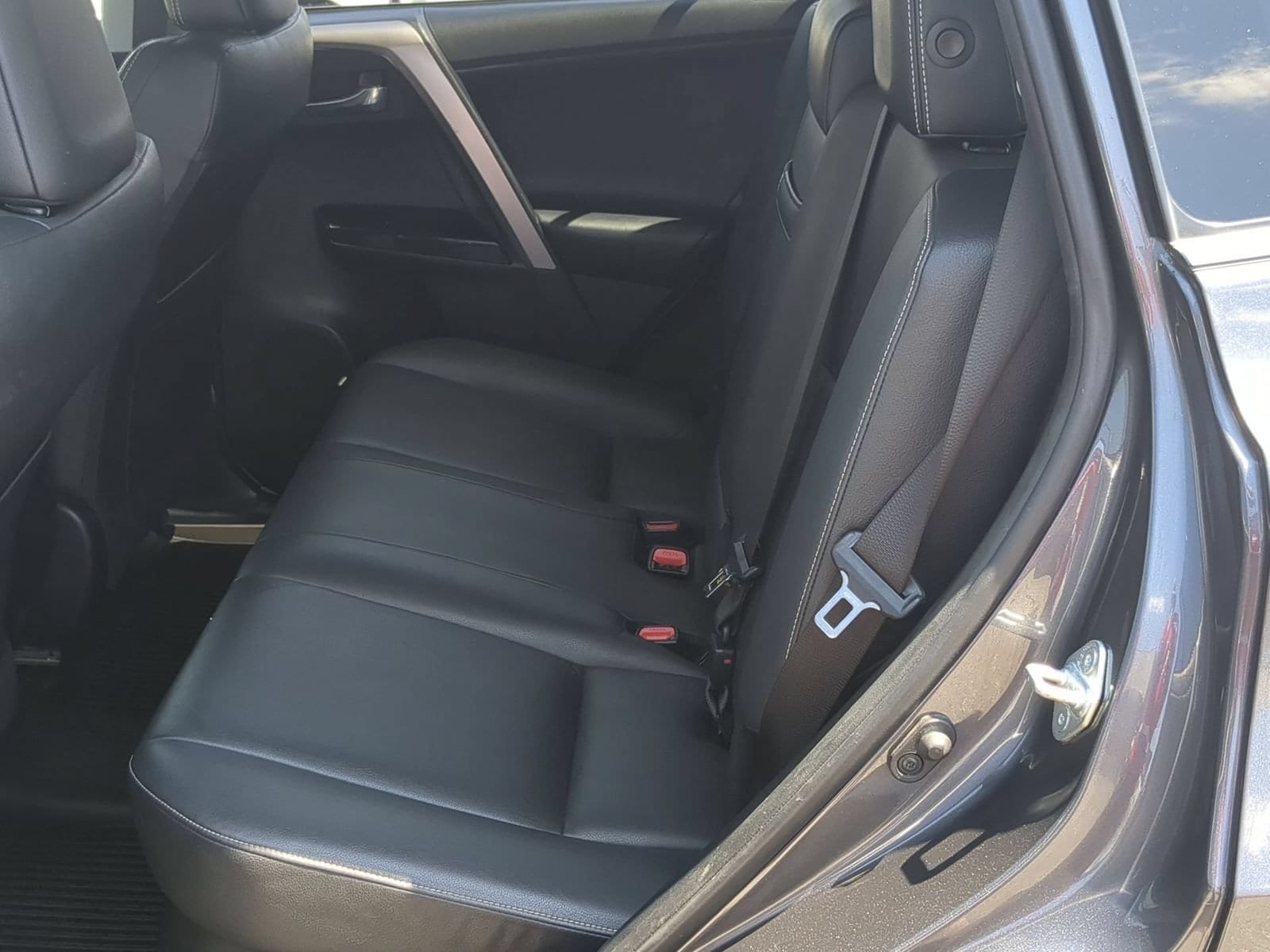 Thumbnail: 2017 Toyota RAV4 - 19