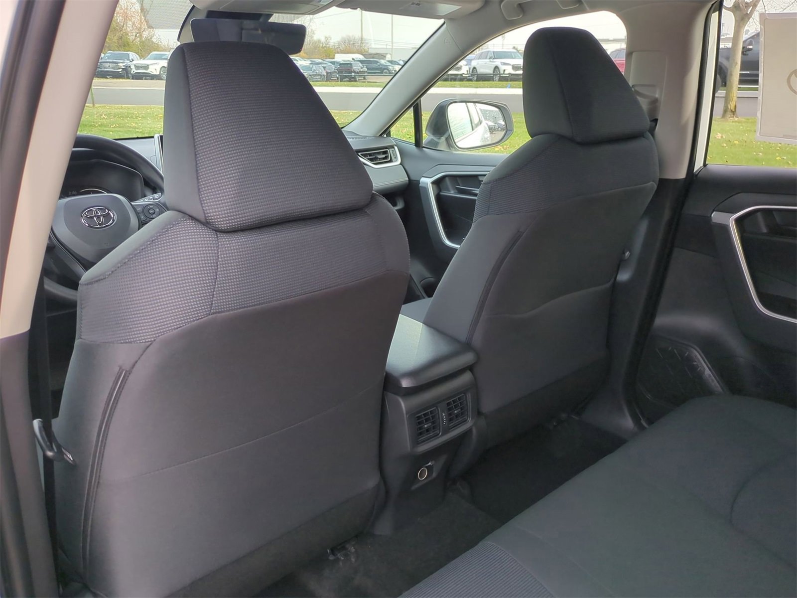 Thumbnail: 2025 Toyota RAV4 - 17