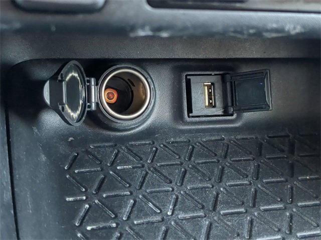 Thumbnail: 2021 Toyota RAV4 - 32