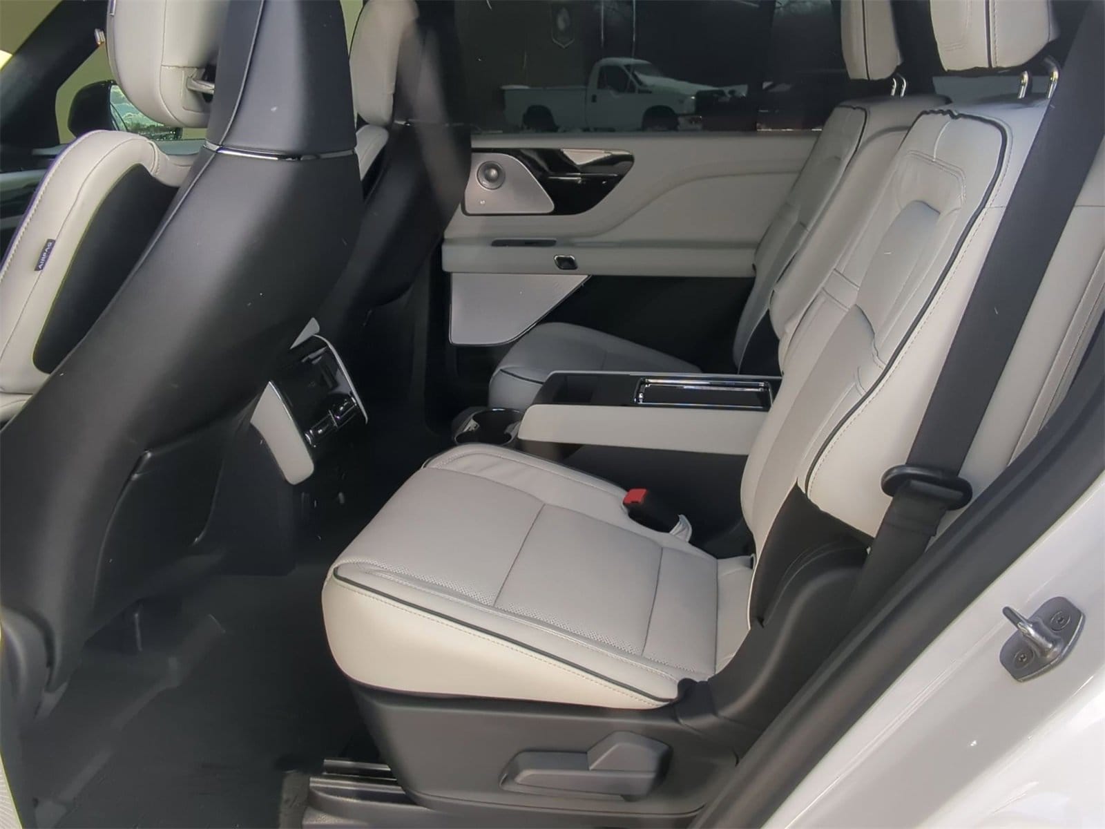 Thumbnail: 2025 Lincoln Aviator - 19