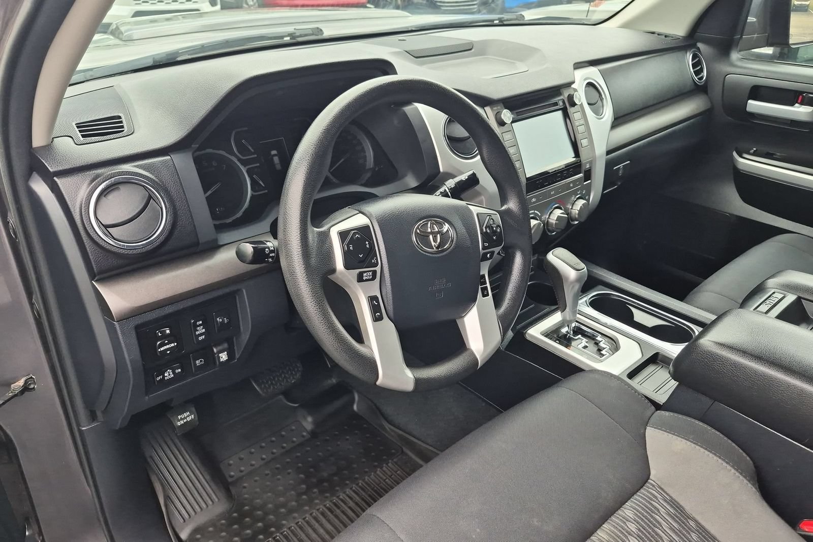 Thumbnail: 2019 Toyota Tundra - 10