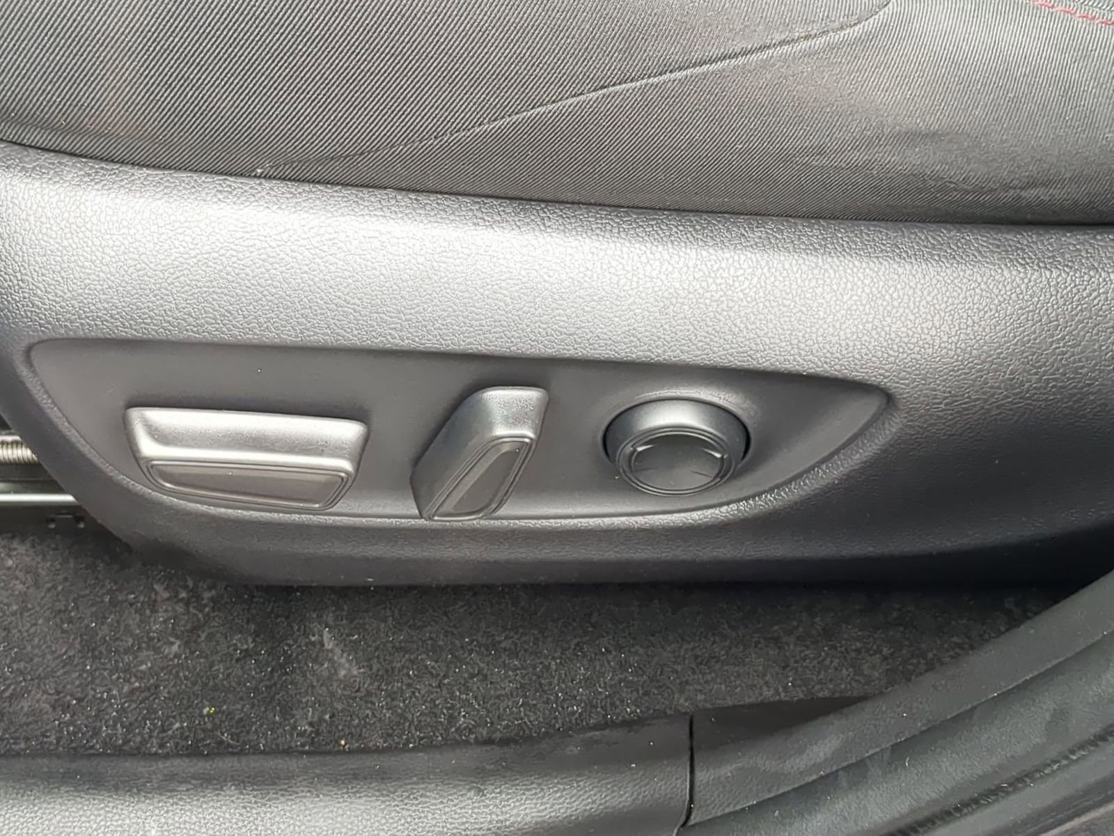 Thumbnail: 2023 Toyota RAV4 - 17