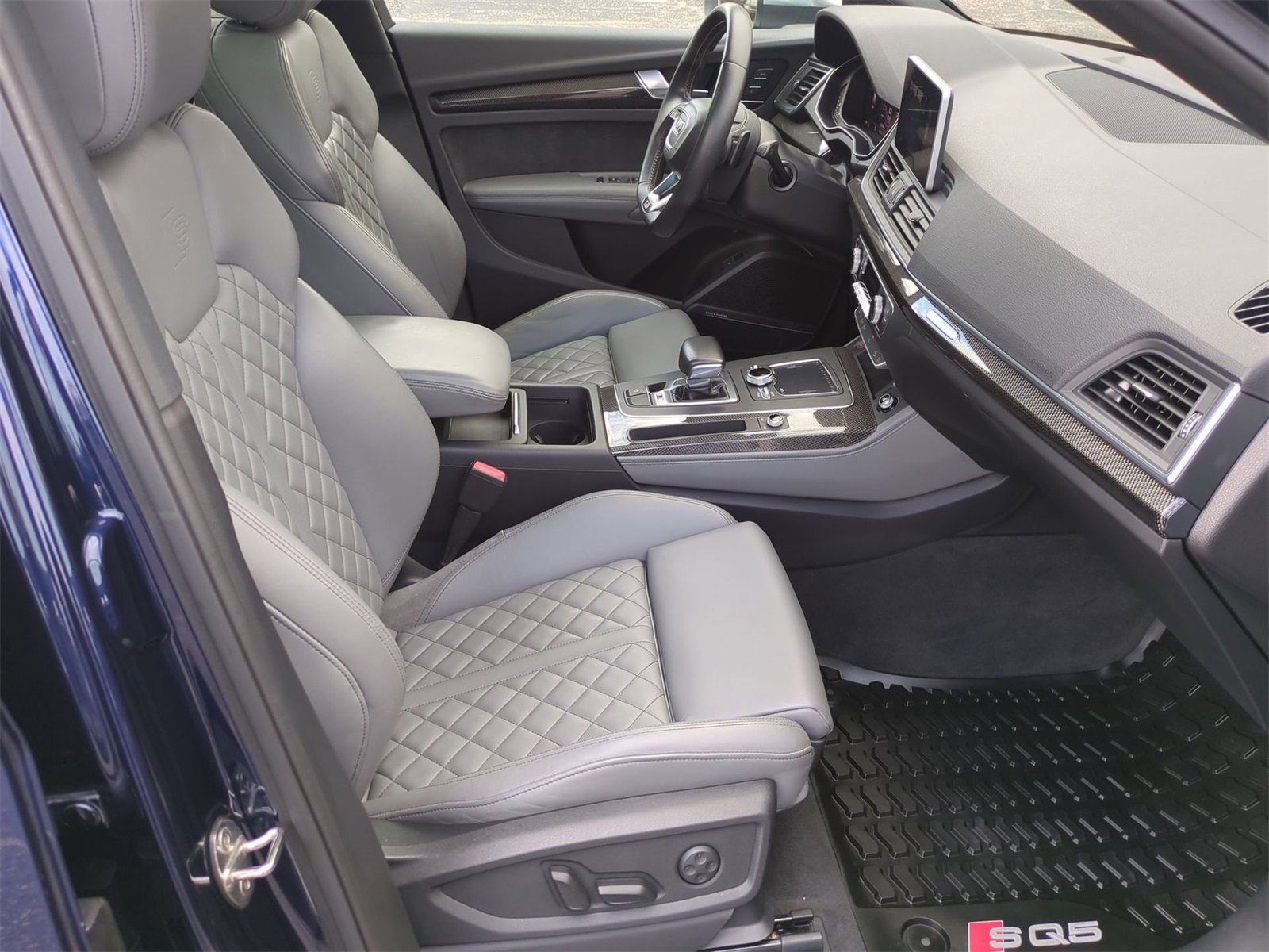 Thumbnail: 2018 Audi SQ5 - 22