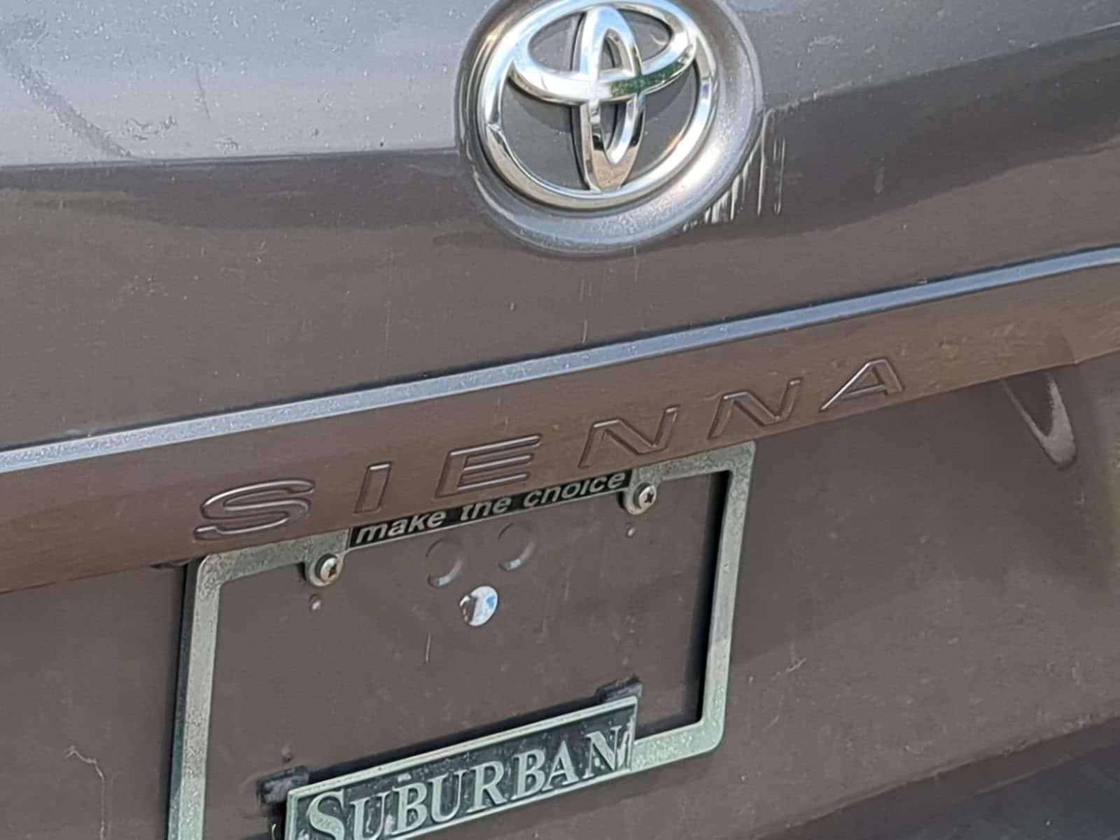 Thumbnail: 2016 Toyota Sienna - 13
