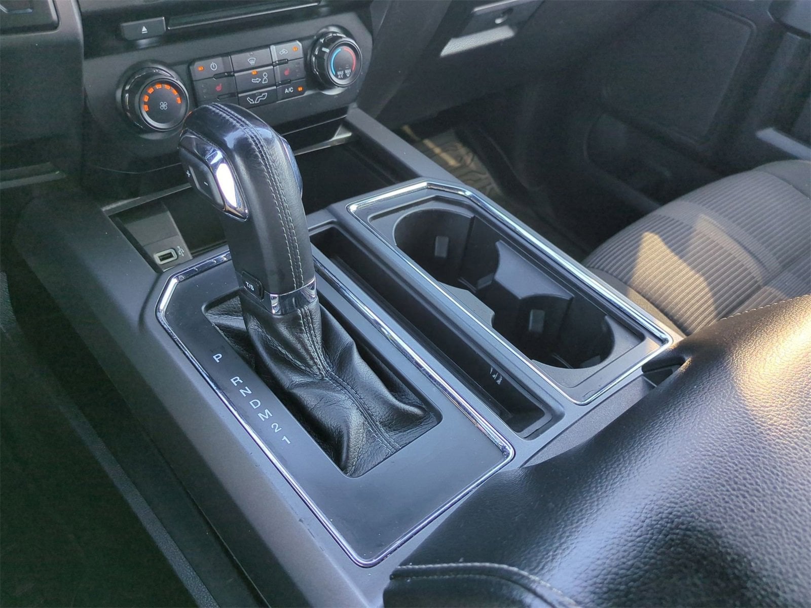 Thumbnail: 2017 Ford F-150 - 31