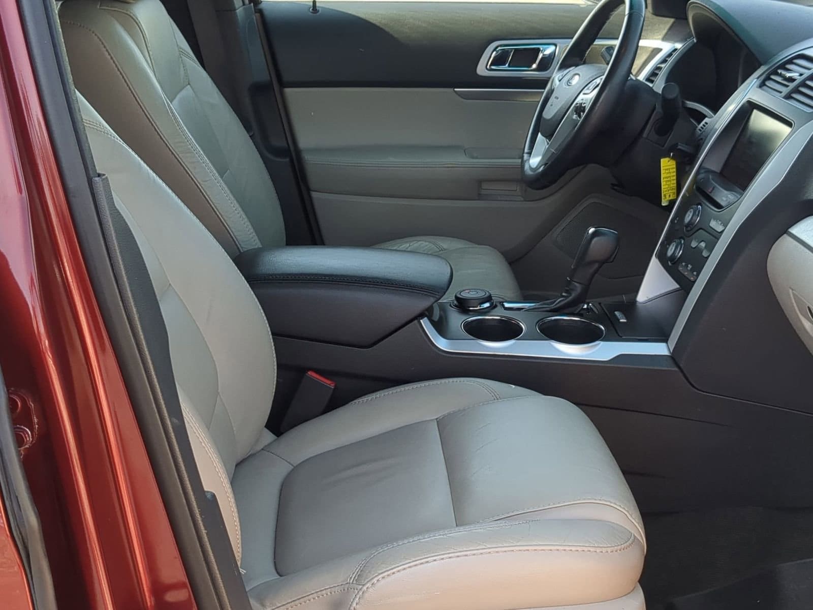 Thumbnail: 2014 Ford Explorer - 21