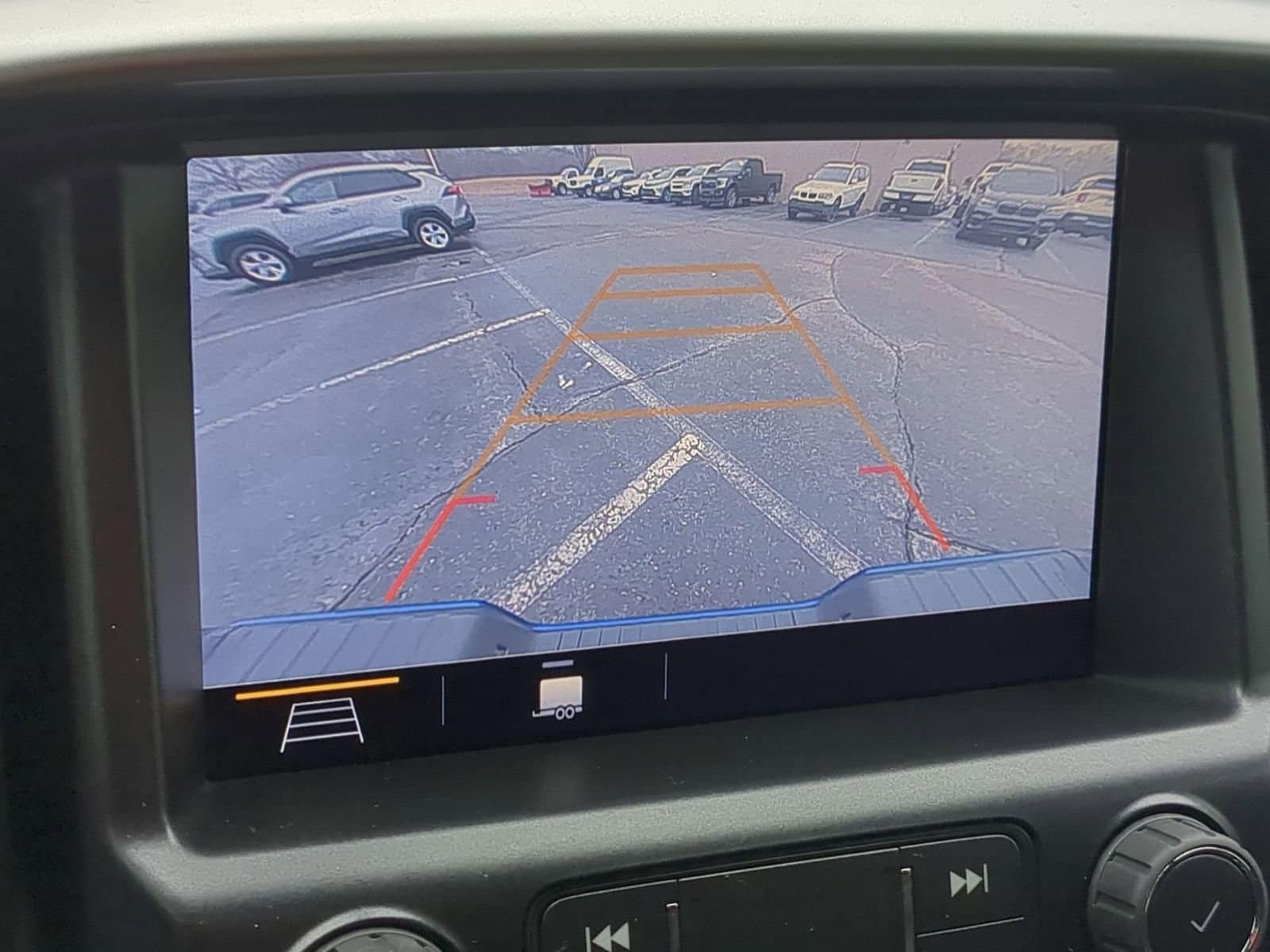 Thumbnail: 2022 Chevrolet Colorado - 29