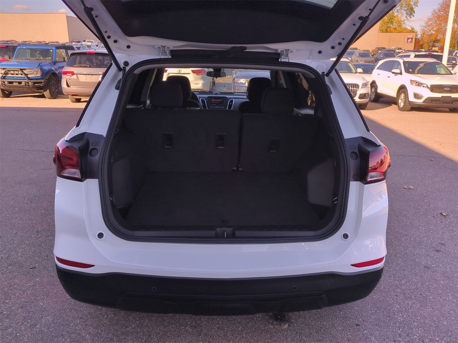 Thumbnail: 2023 Chevrolet Equinox - 33