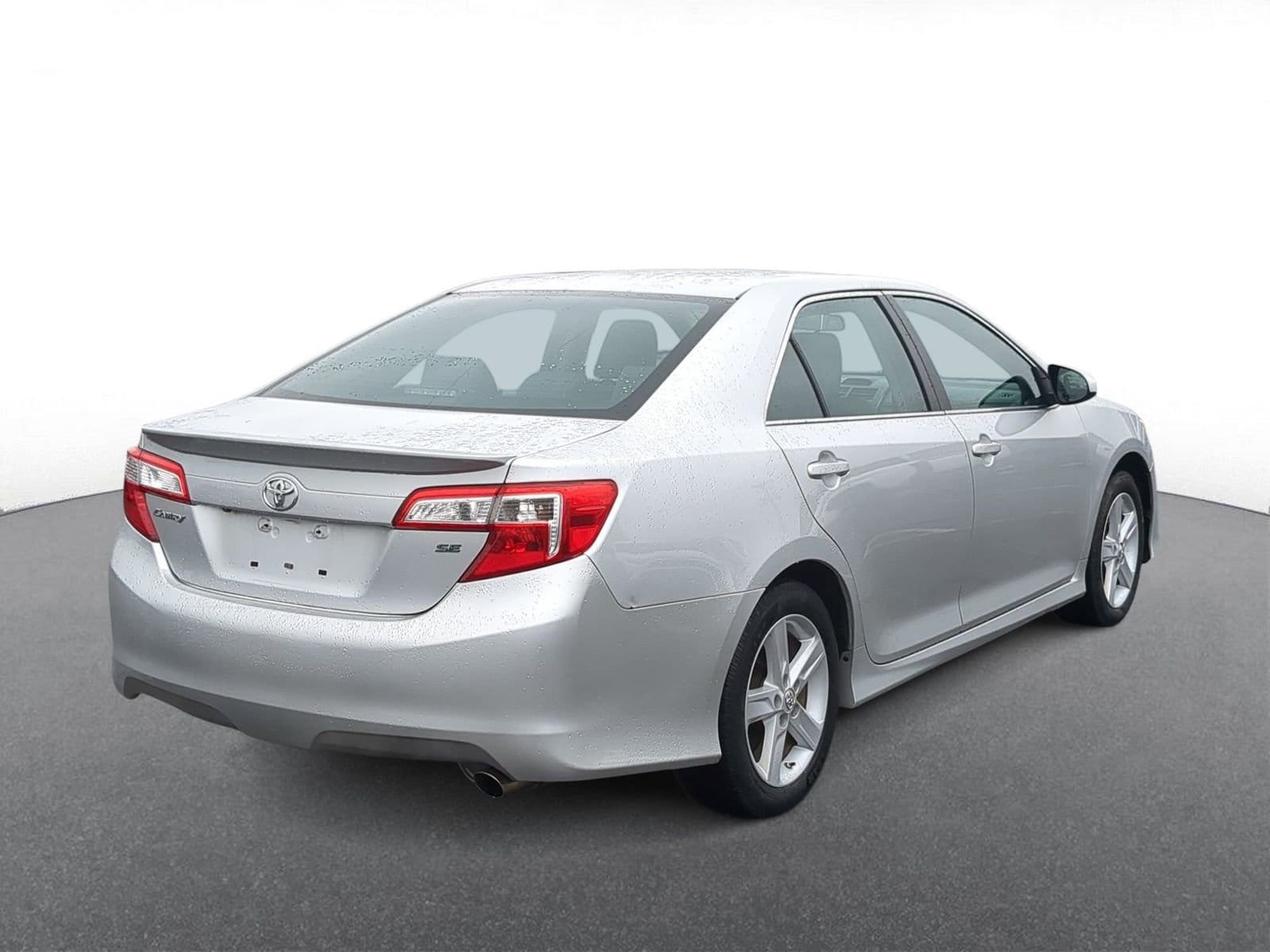Thumbnail: 2014 Toyota Camry - 8