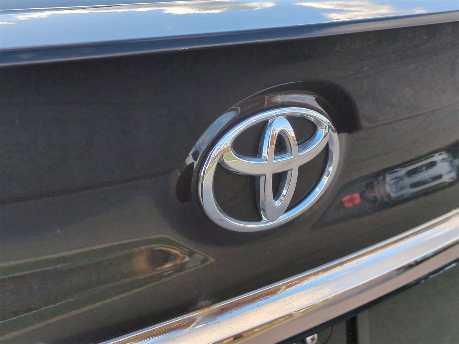 Thumbnail: 2016 Toyota Camry - 12