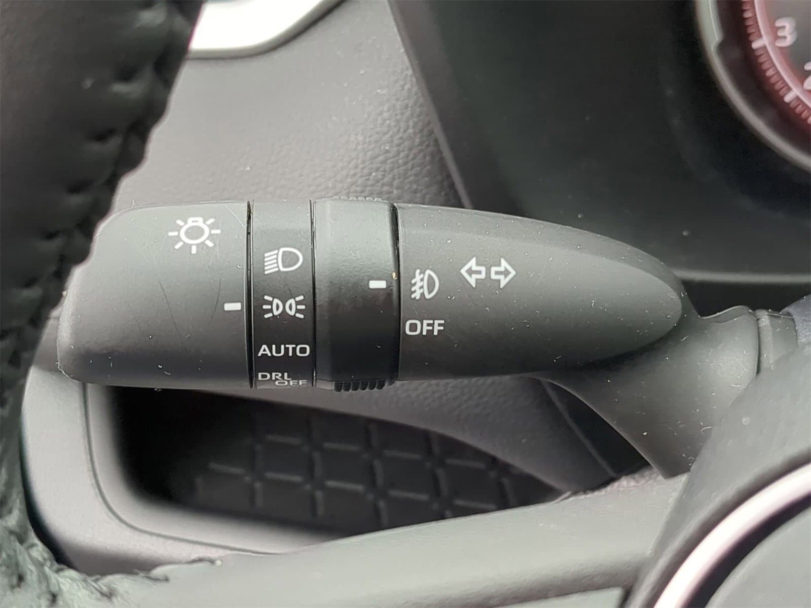 Thumbnail: 2023 Toyota RAV4 - 33