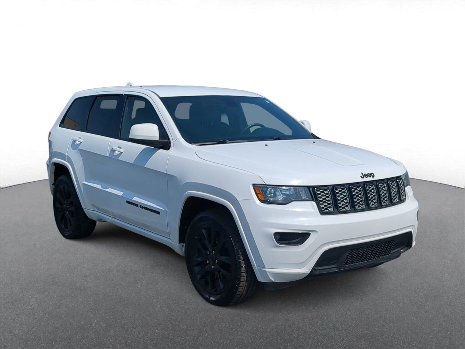 Thumbnail: 2018 Jeep Grand Cherokee - 2