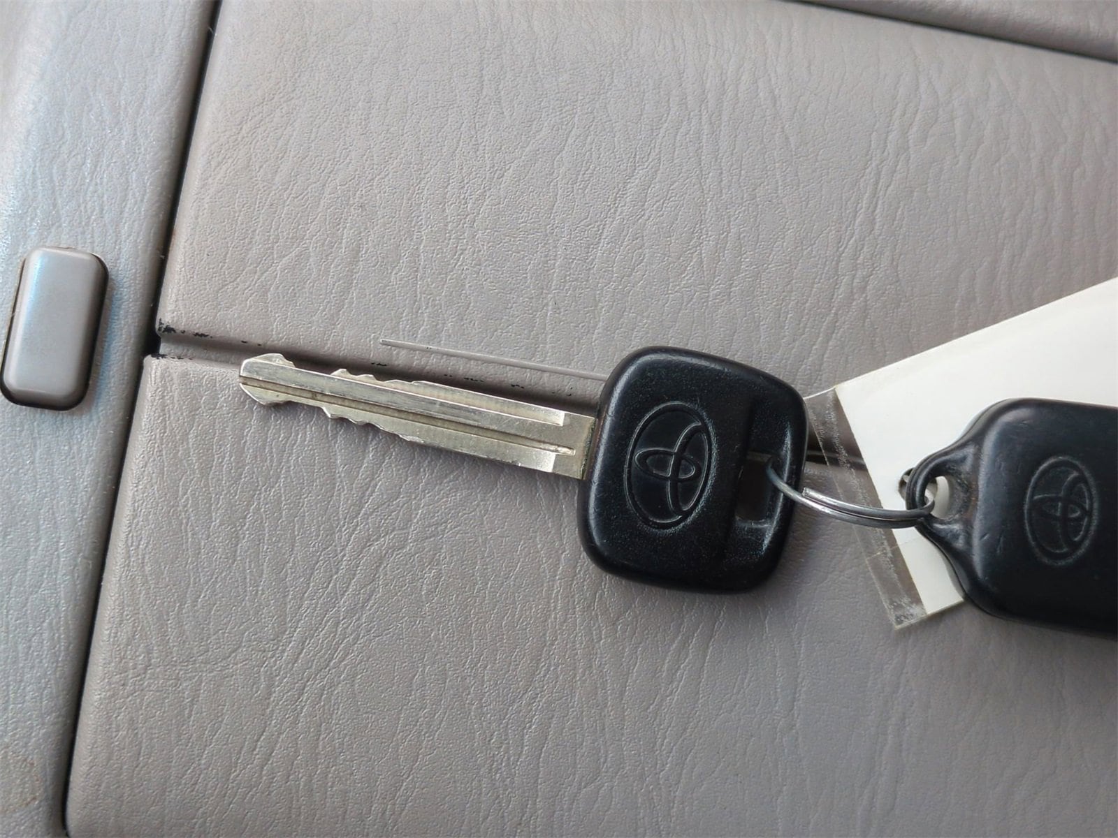 Thumbnail: 2003 Toyota Highlander - 26