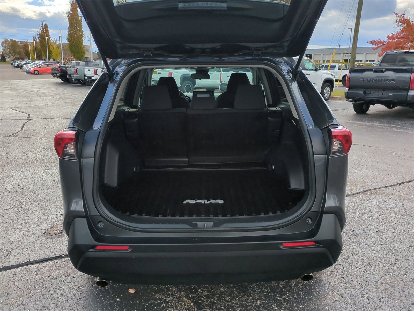 Thumbnail: 2022 Toyota RAV4 - 32