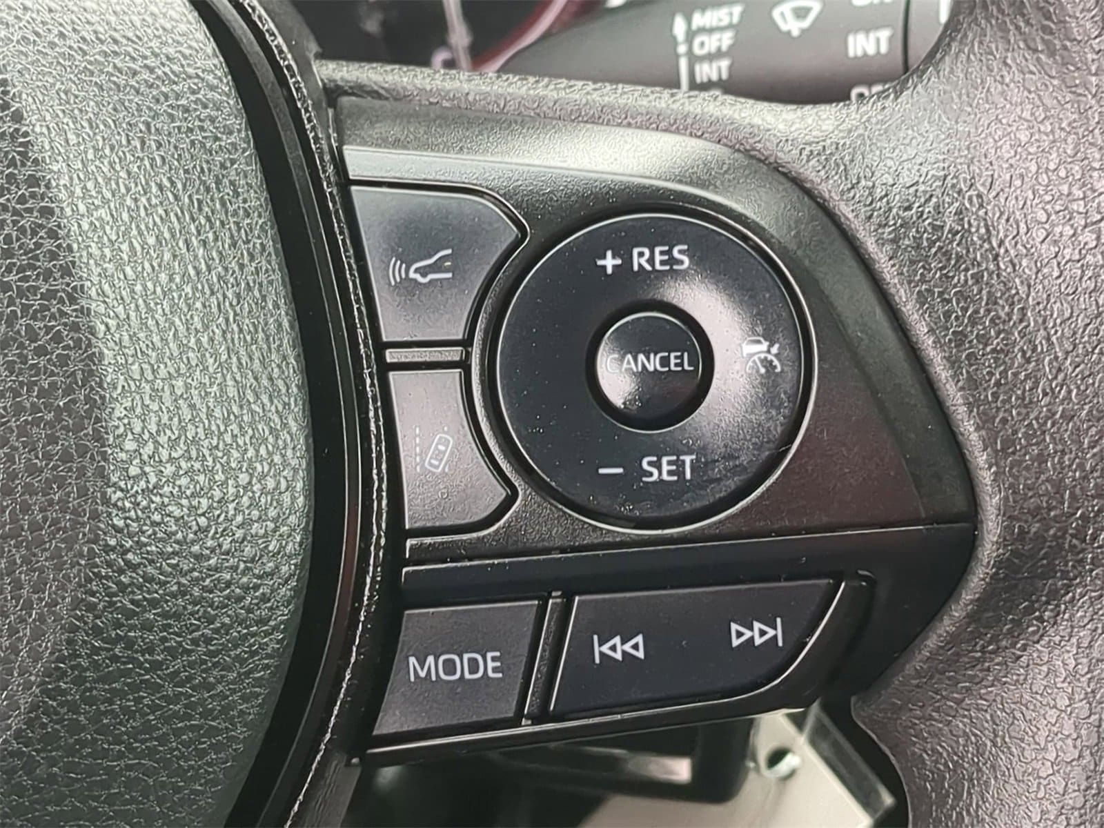 Thumbnail: 2025 Toyota RAV4 - 25