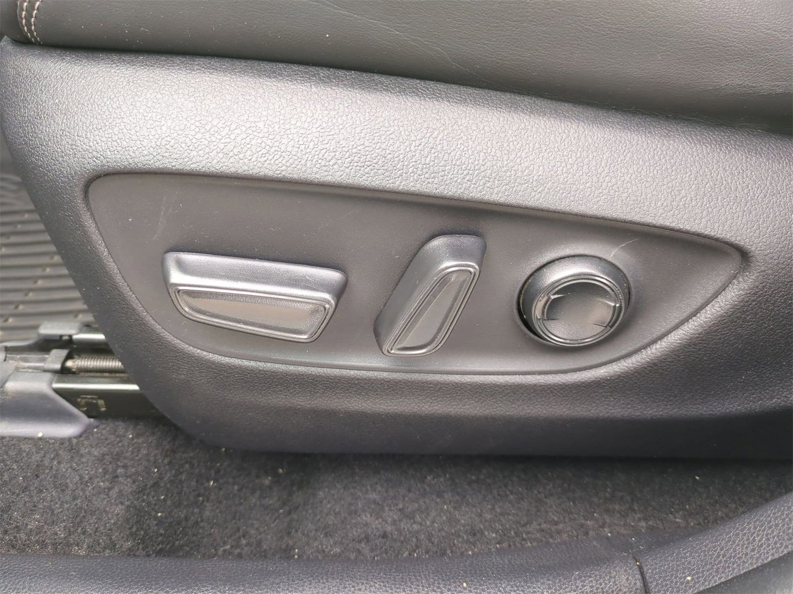 Thumbnail: 2021 Toyota RAV4 - 17