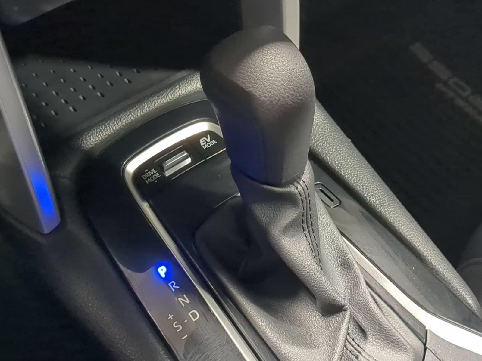 2024 Toyota Corolla Cross S - Photo 30