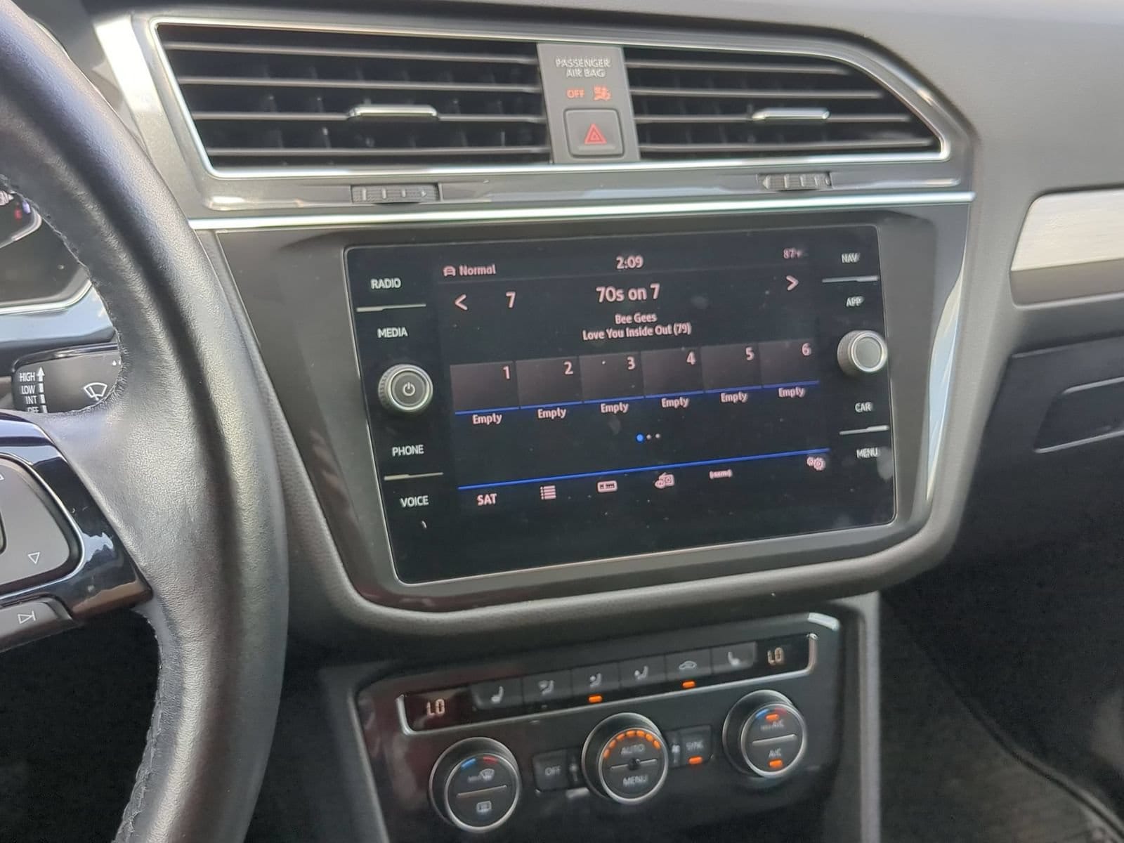 Thumbnail: 2019 Volkswagen Tiguan - 27