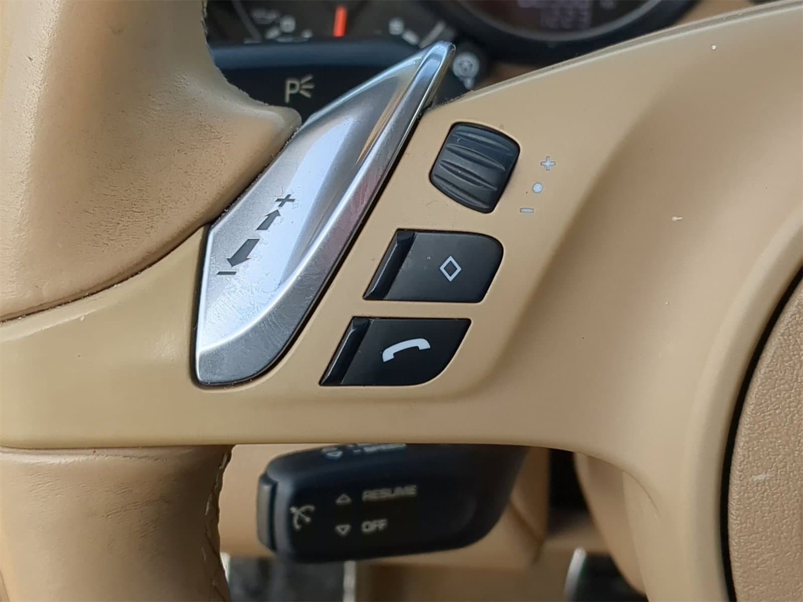 Thumbnail: 2015 Porsche Panamera - 24