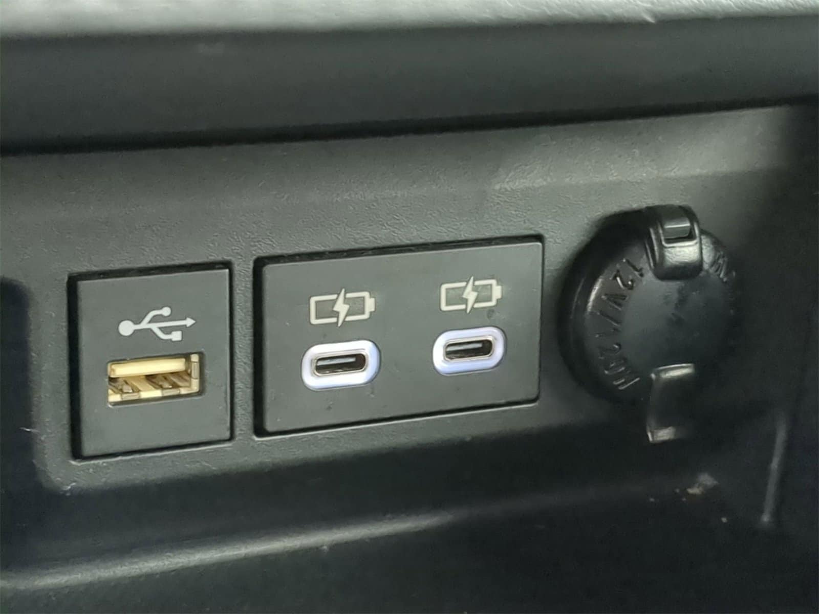 Thumbnail: 2023 Toyota Highlander - 39