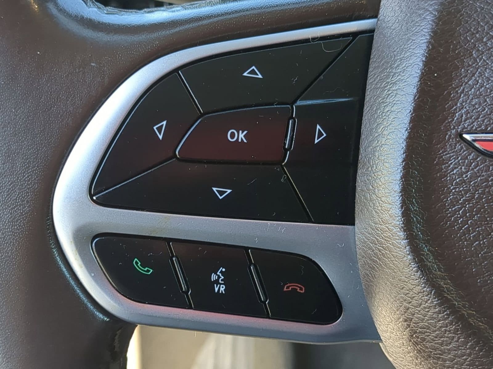 Thumbnail: 2018 Chrysler Pacifica - 23