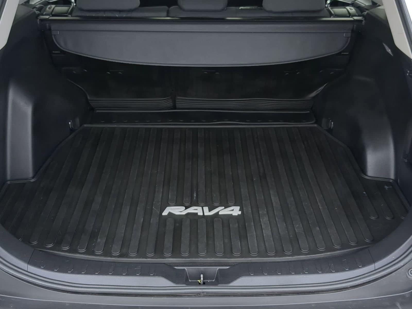 Thumbnail: 2021 Toyota RAV4 - 32