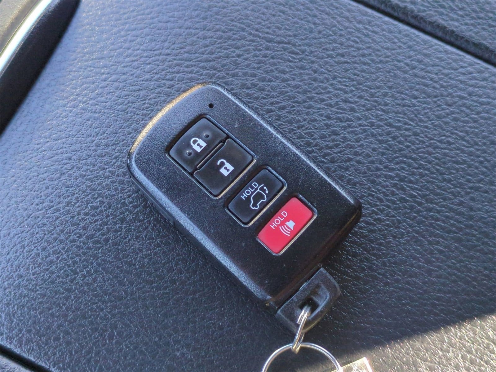 Thumbnail: 2019 Toyota Highlander - 35