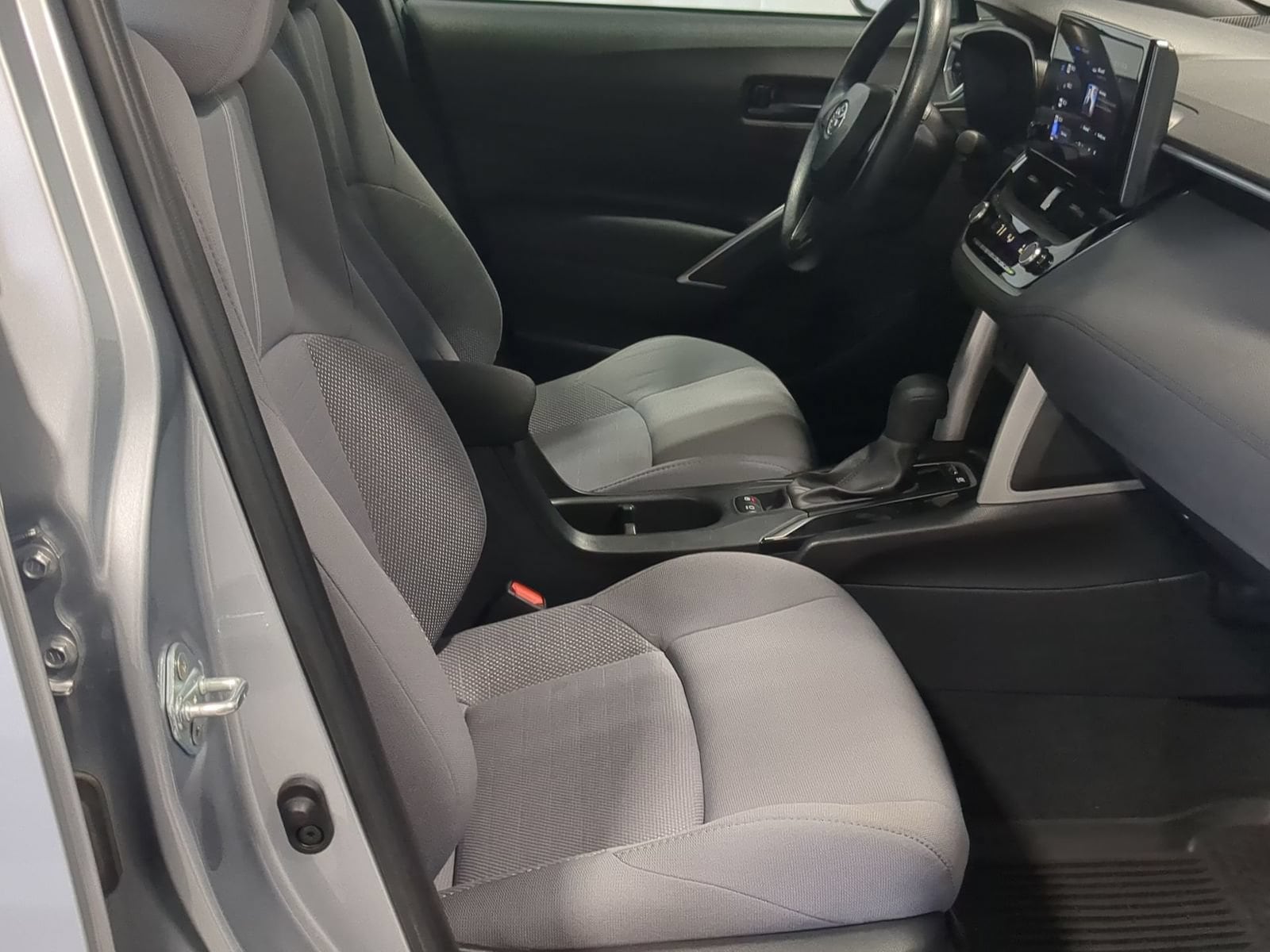 2024 Toyota Corolla Cross S - Photo 21