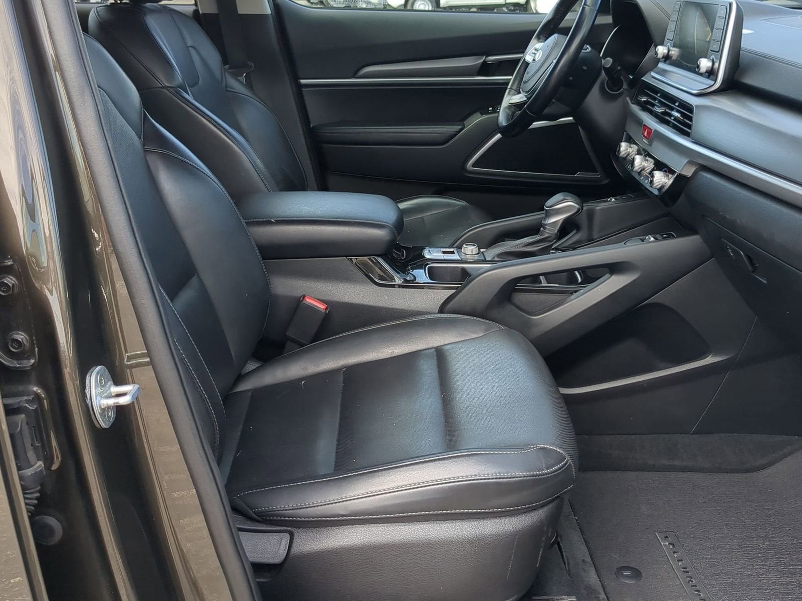 Thumbnail: 2020 Kia Telluride - 21