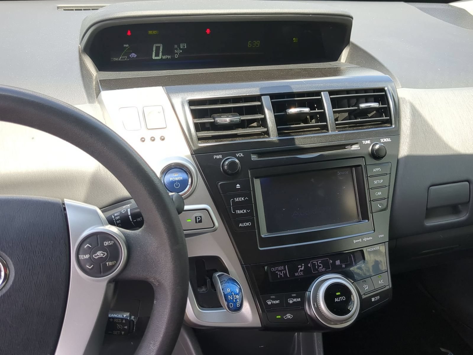 Thumbnail: 2013 Toyota Prius v - 27
