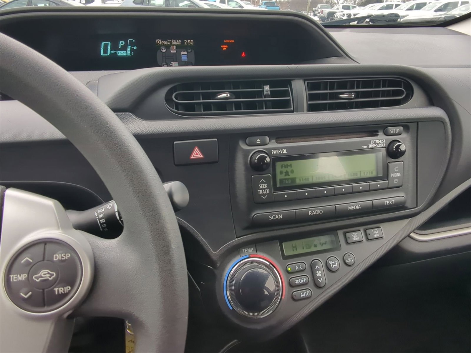 Thumbnail: 2014 Toyota Prius c - 34