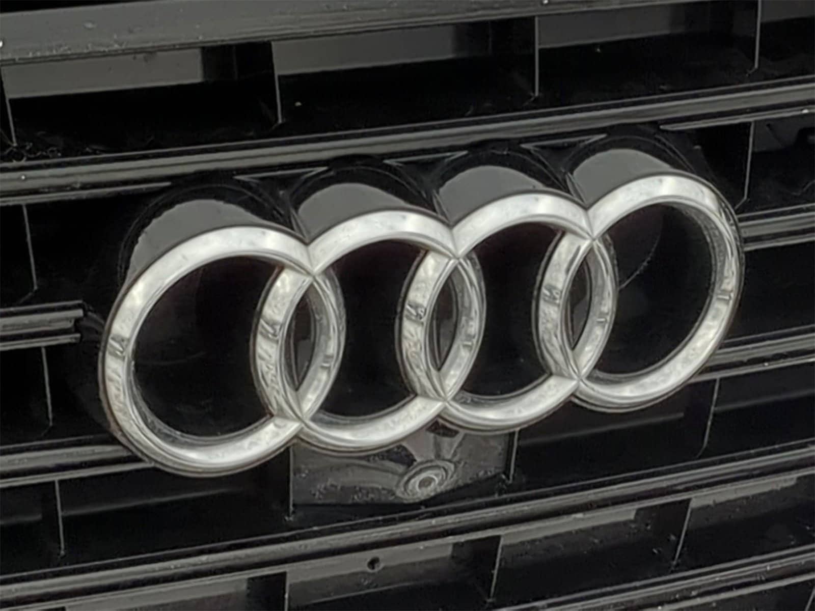 Thumbnail: 2013 Audi S8 - 19