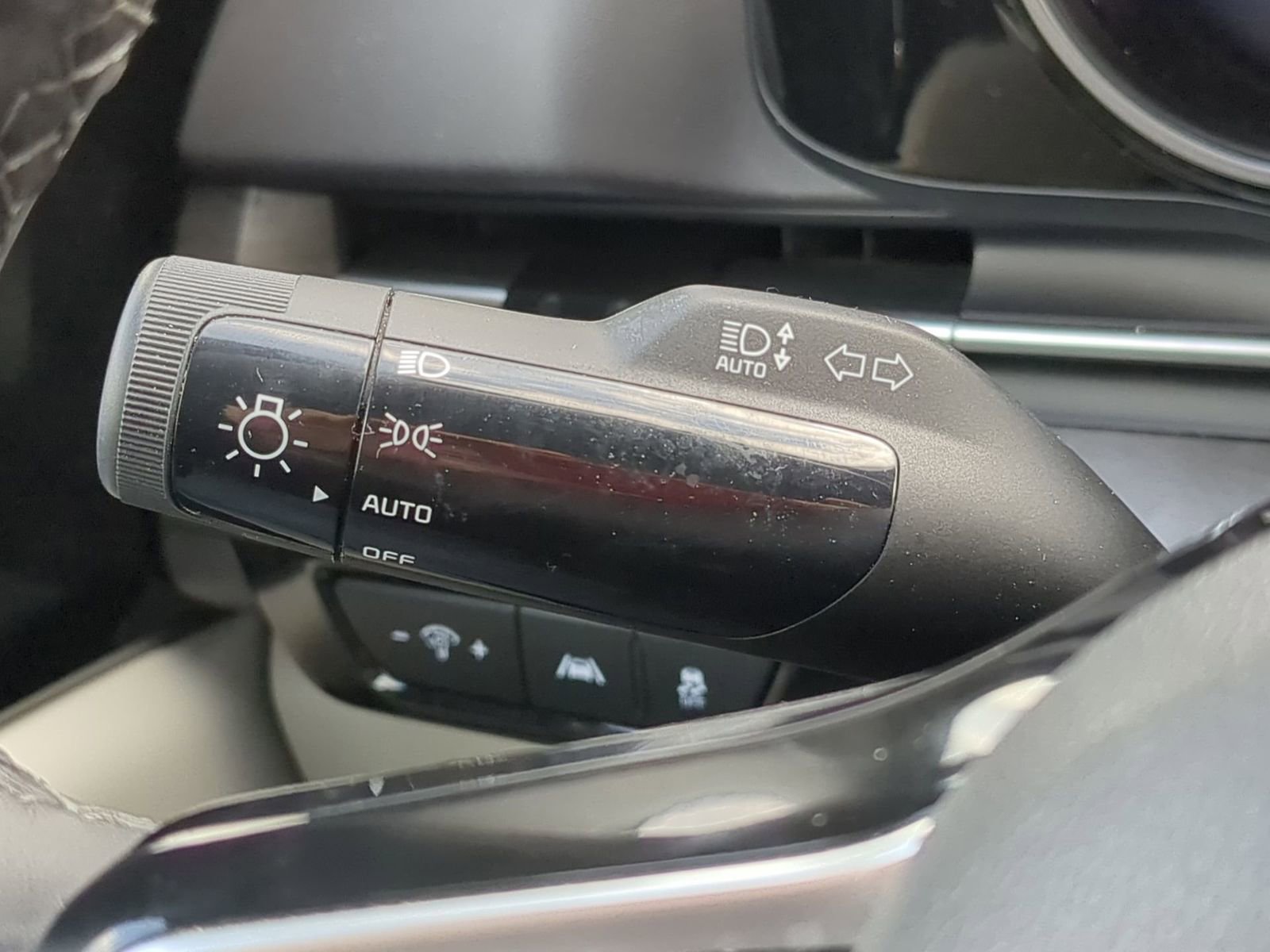 Thumbnail: 2024 Kia Carnival - 25