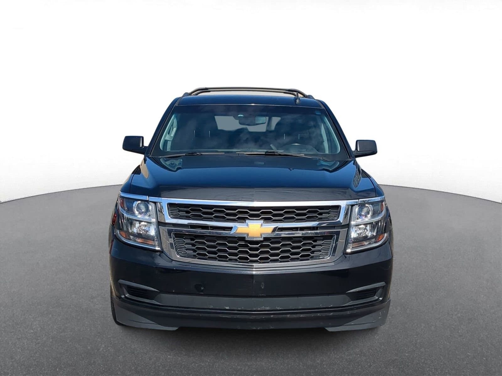Thumbnail: 2017 Chevrolet Suburban - 3