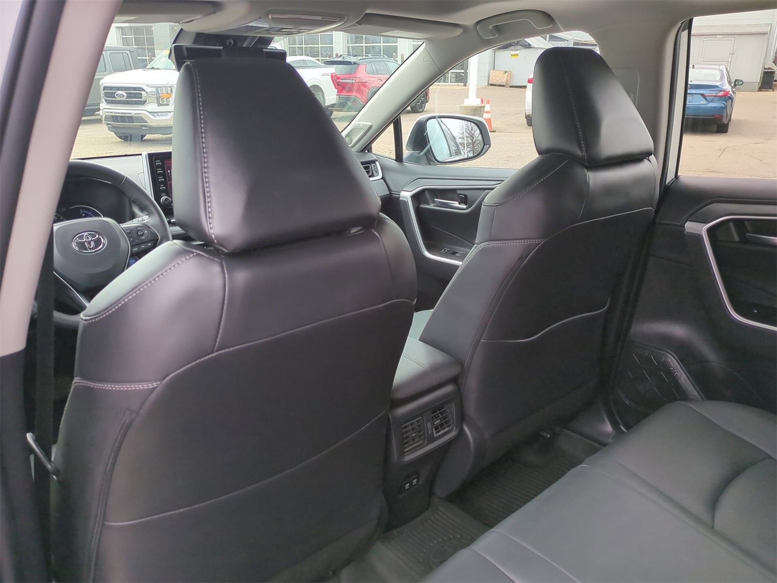 Thumbnail: 2021 Toyota RAV4 - 18