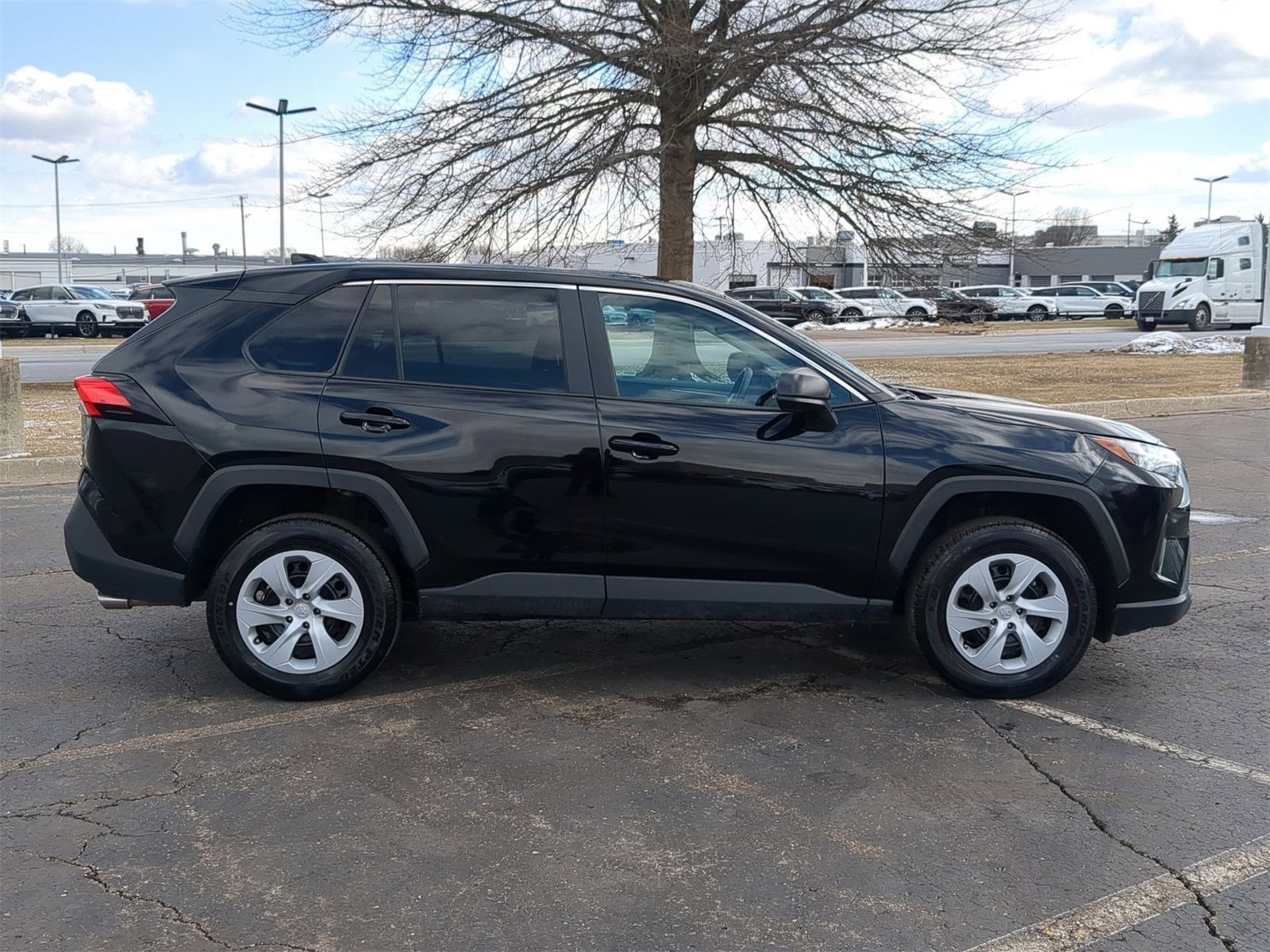 Thumbnail: 2025 Toyota RAV4 - 15