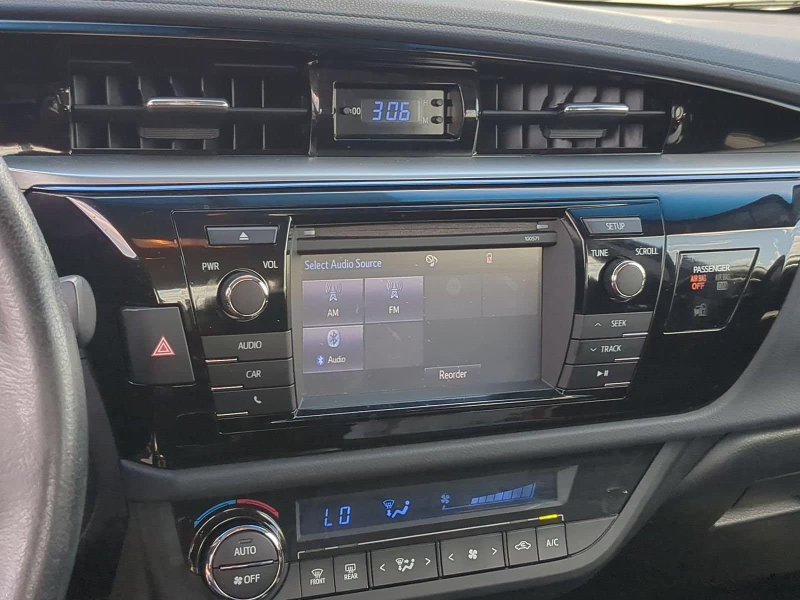 Thumbnail: 2016 Toyota Corolla - 27