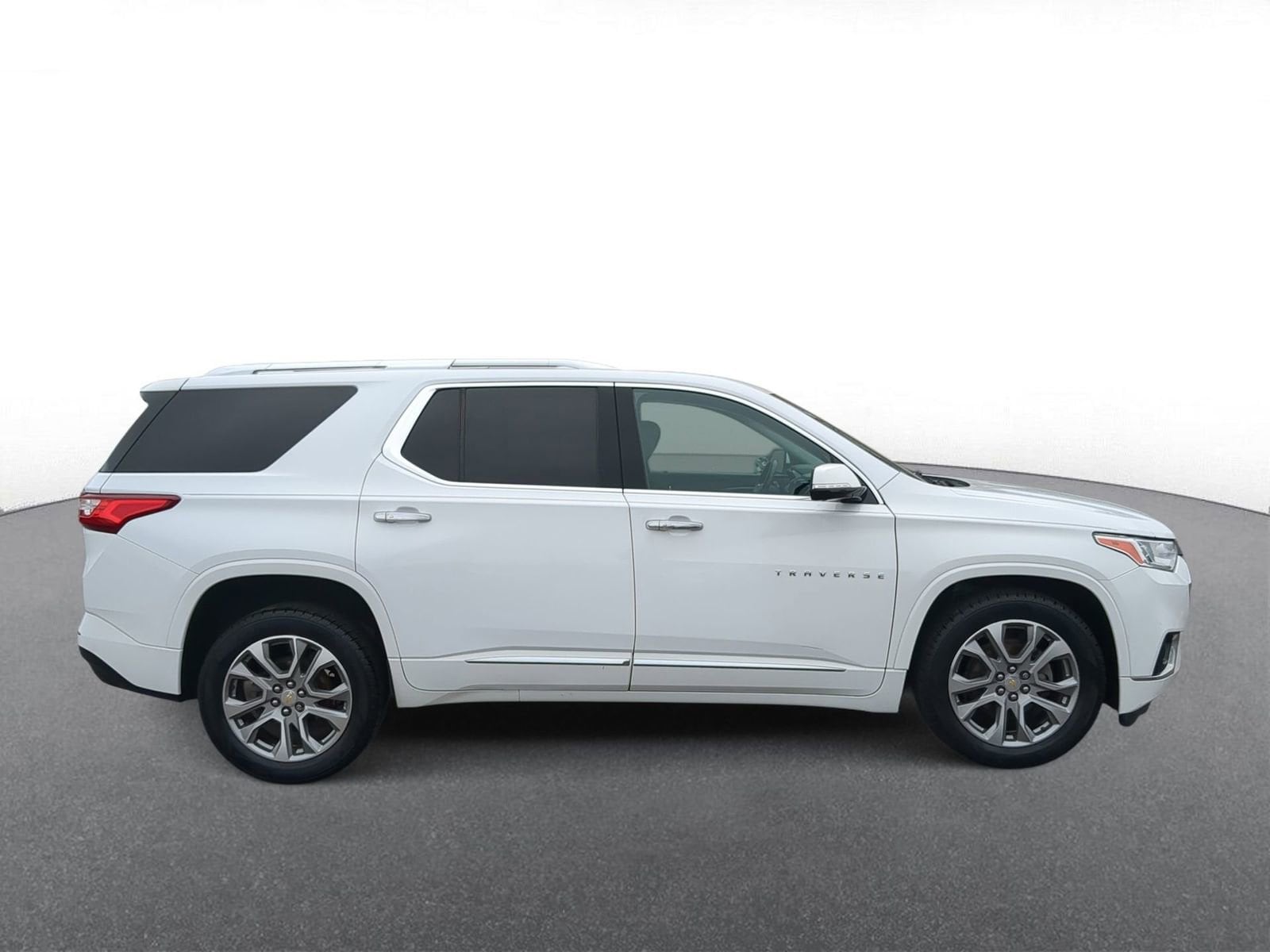 Thumbnail: 2020 Chevrolet Traverse - 9