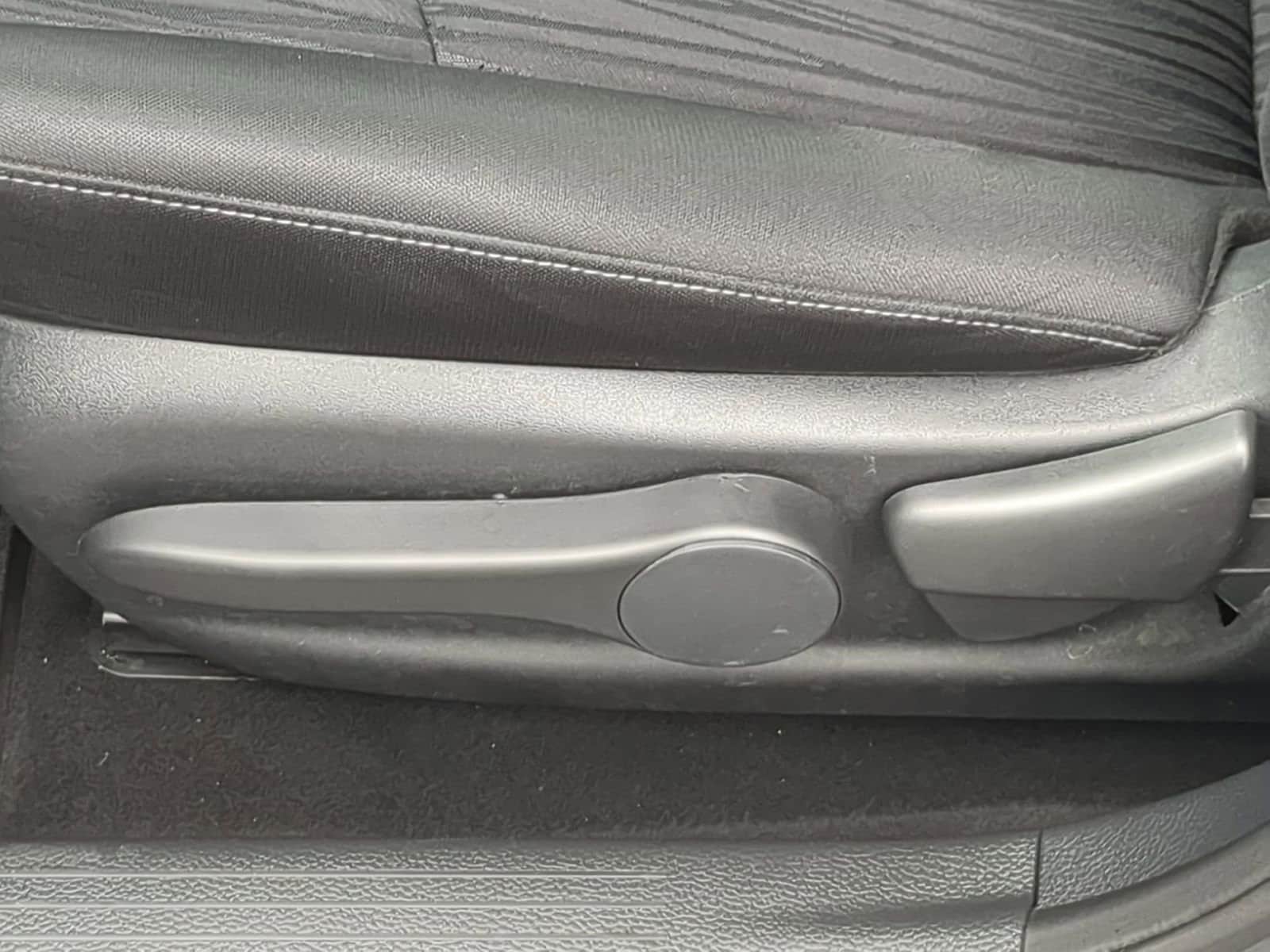 Thumbnail: 2019 Nissan Sentra - 17