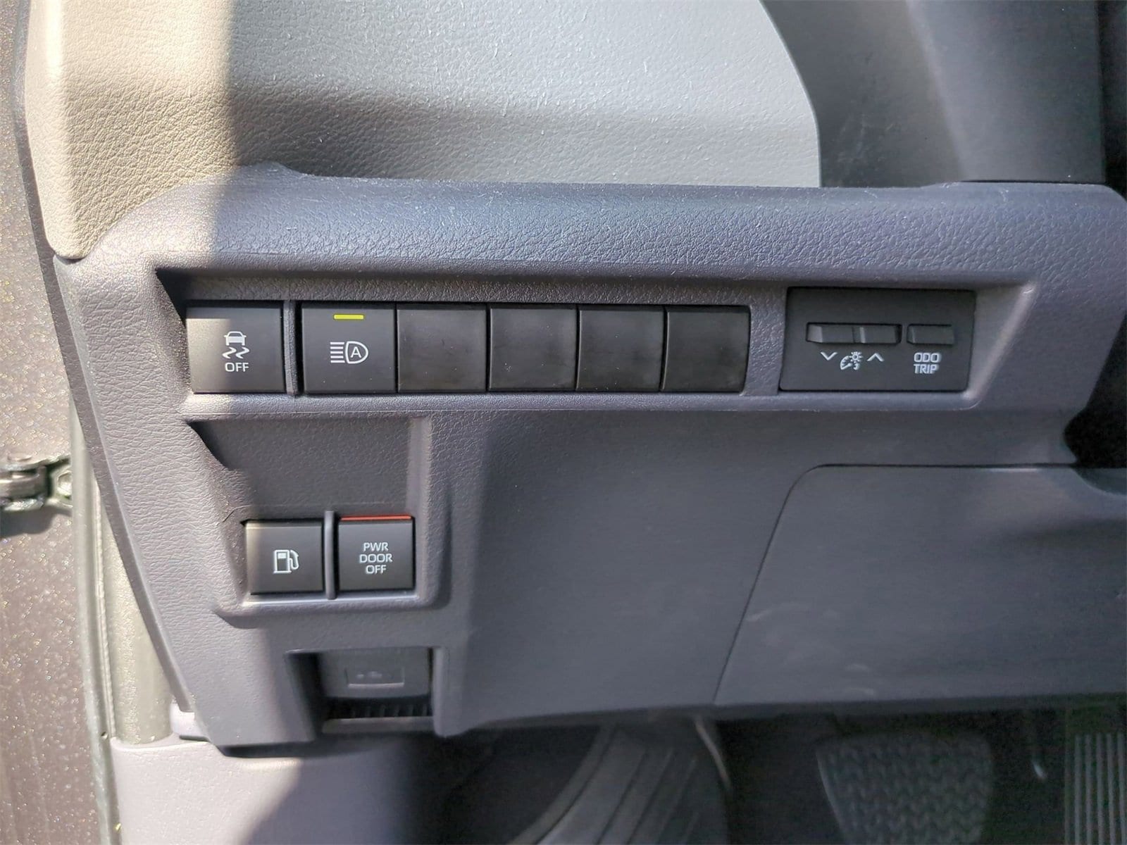 Thumbnail: 2023 Toyota Sienna - 27