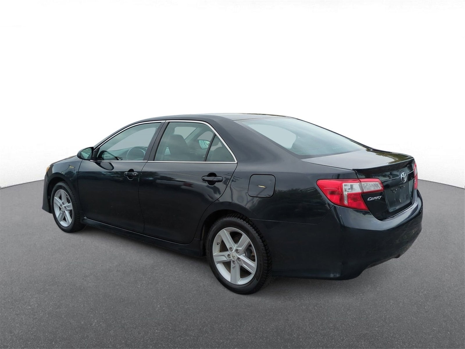 Thumbnail: 2012 Toyota Camry - 6