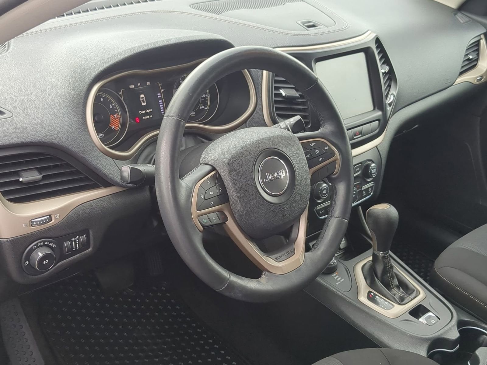 Thumbnail: 2015 Jeep Cherokee - 10