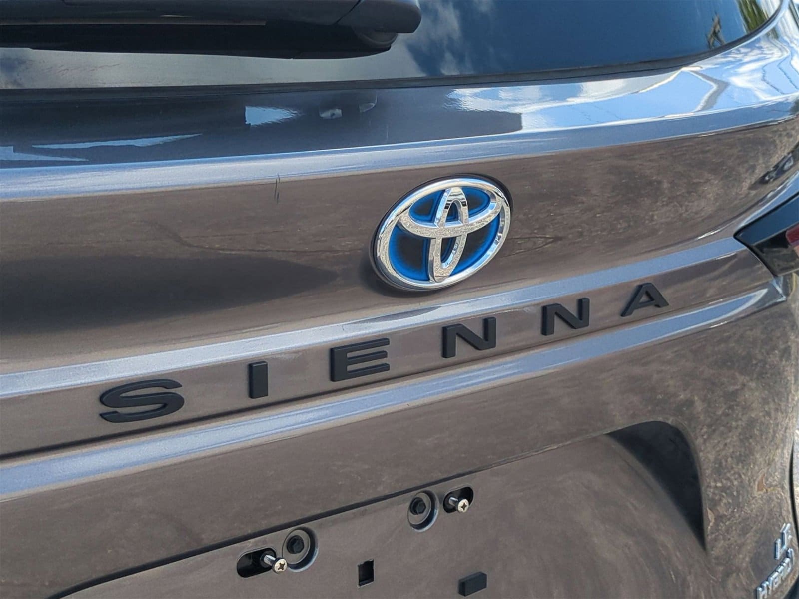 Thumbnail: 2023 Toyota Sienna - 12