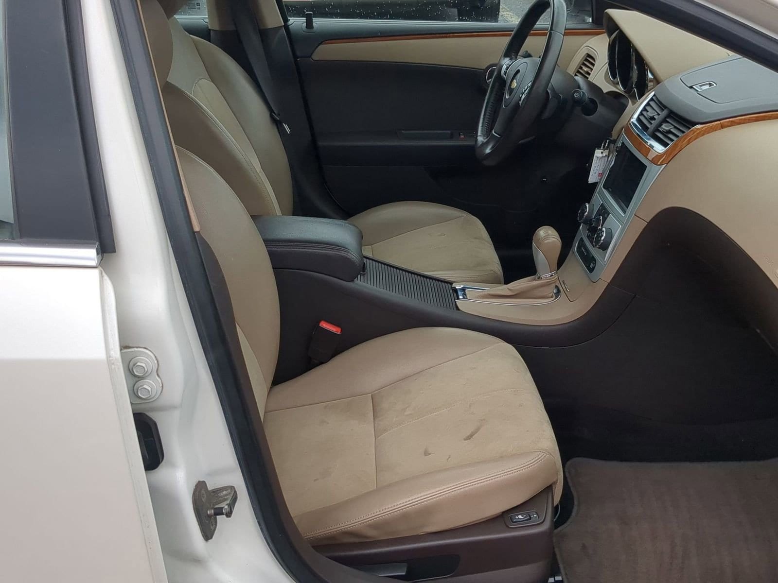Thumbnail: 2010 Chevrolet Malibu - 21