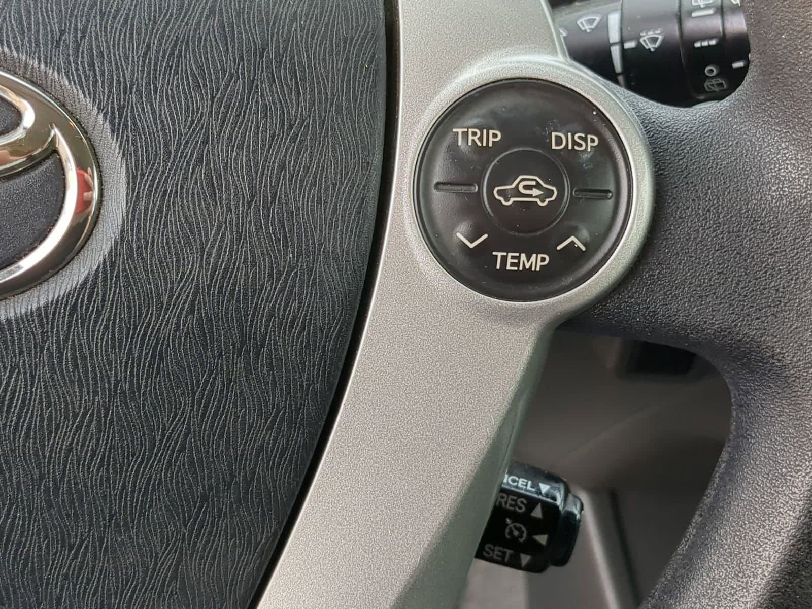 Thumbnail: 2010 Toyota Prius - 24