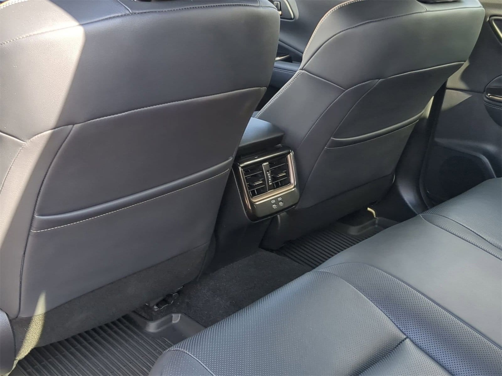 Thumbnail: 2025 Toyota Crown Signia - 25