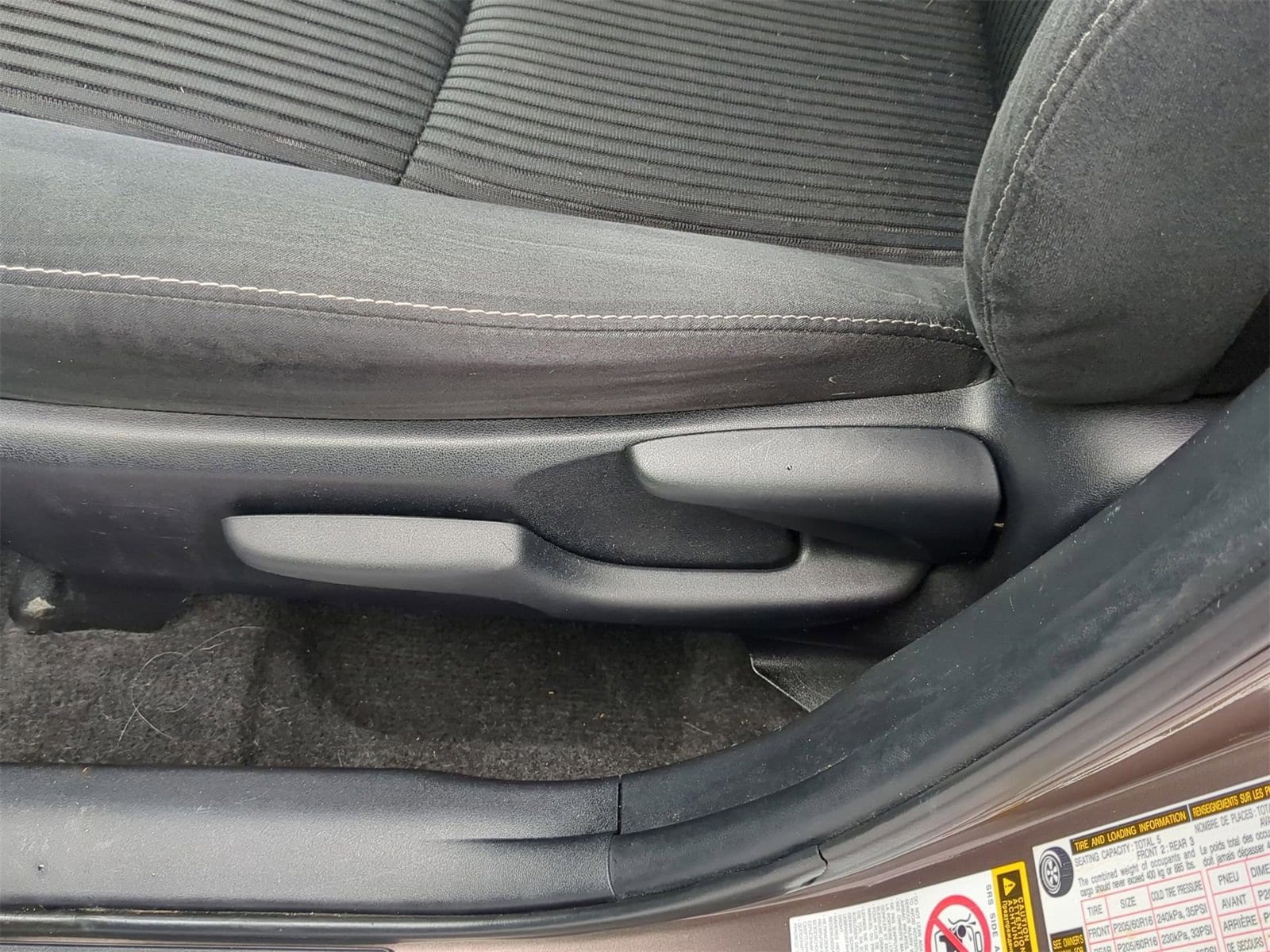 Thumbnail: 2017 Toyota Prius v - 17