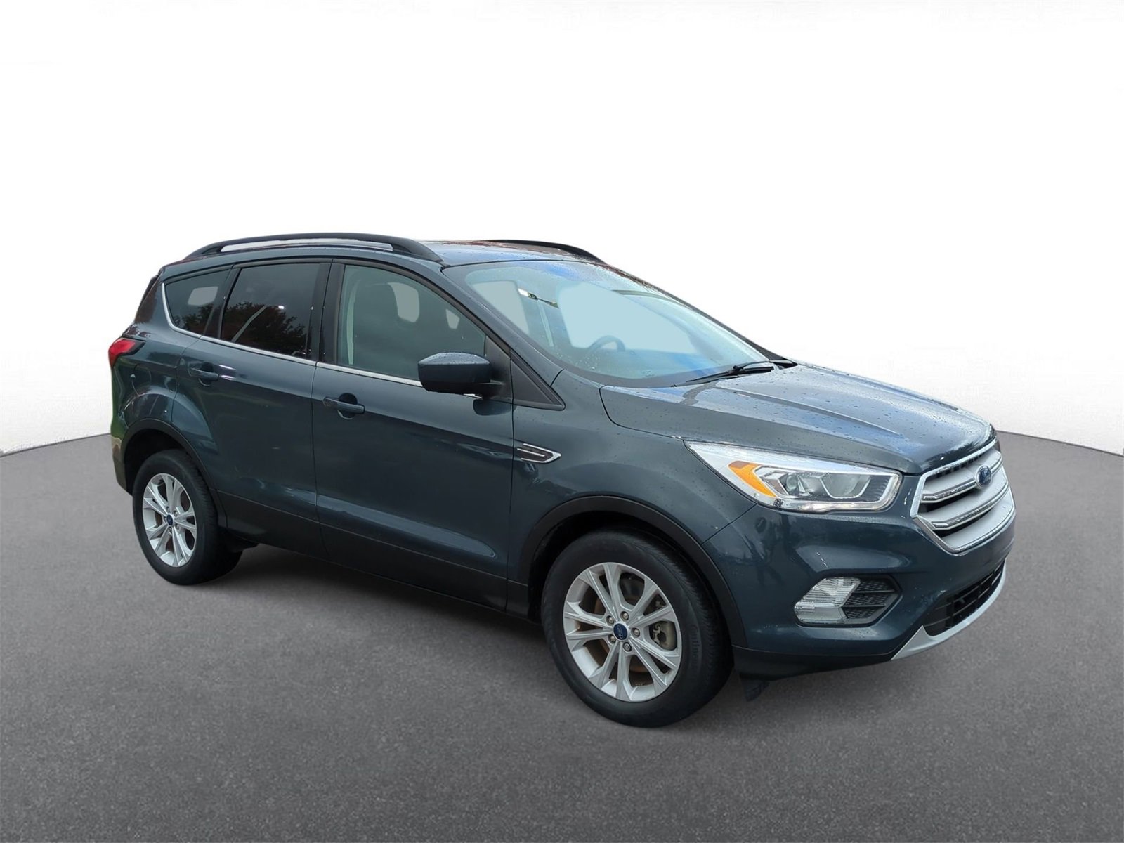 2019 Ford Escape SEL photo 2