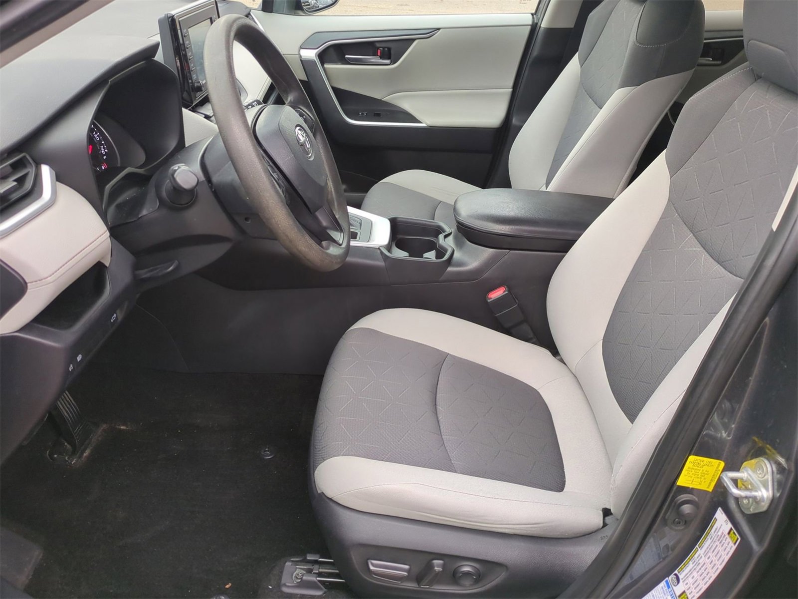 Thumbnail: 2019 Toyota RAV4 - 16